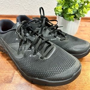 Metcon Black Nikes